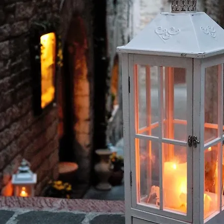 Il Vicoletto 3* أسيسي